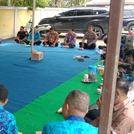 Rakor Pembakal Desa Mataraman Se-Kecamatan Mataraman di Desa Mangkalawat