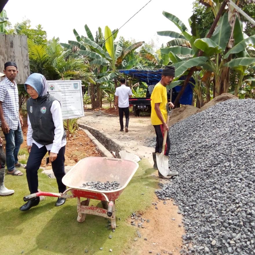 Monitoring Pembangunan Drainase RT 04