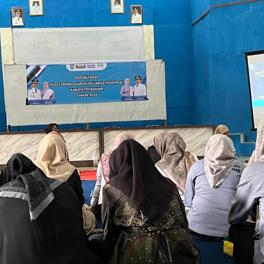 Sosialisasi Pusat Pembelajaran Keluarga (PUSPAGA) di Aula Kecamatan Mataraman